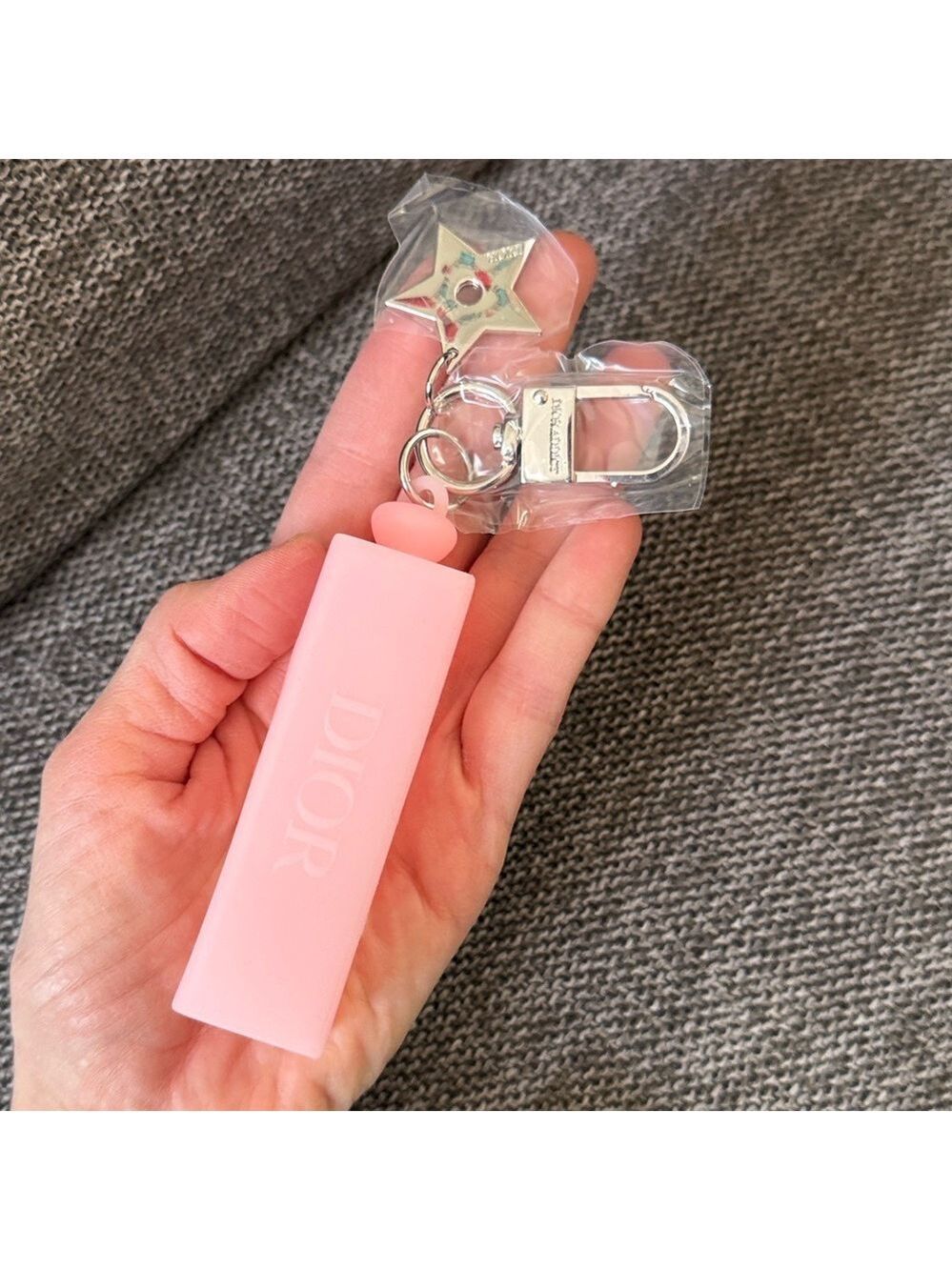 Dior Addict Lip Gloss Star Key Chain Pink Silicone New Authentic - Picture 9 of 17
